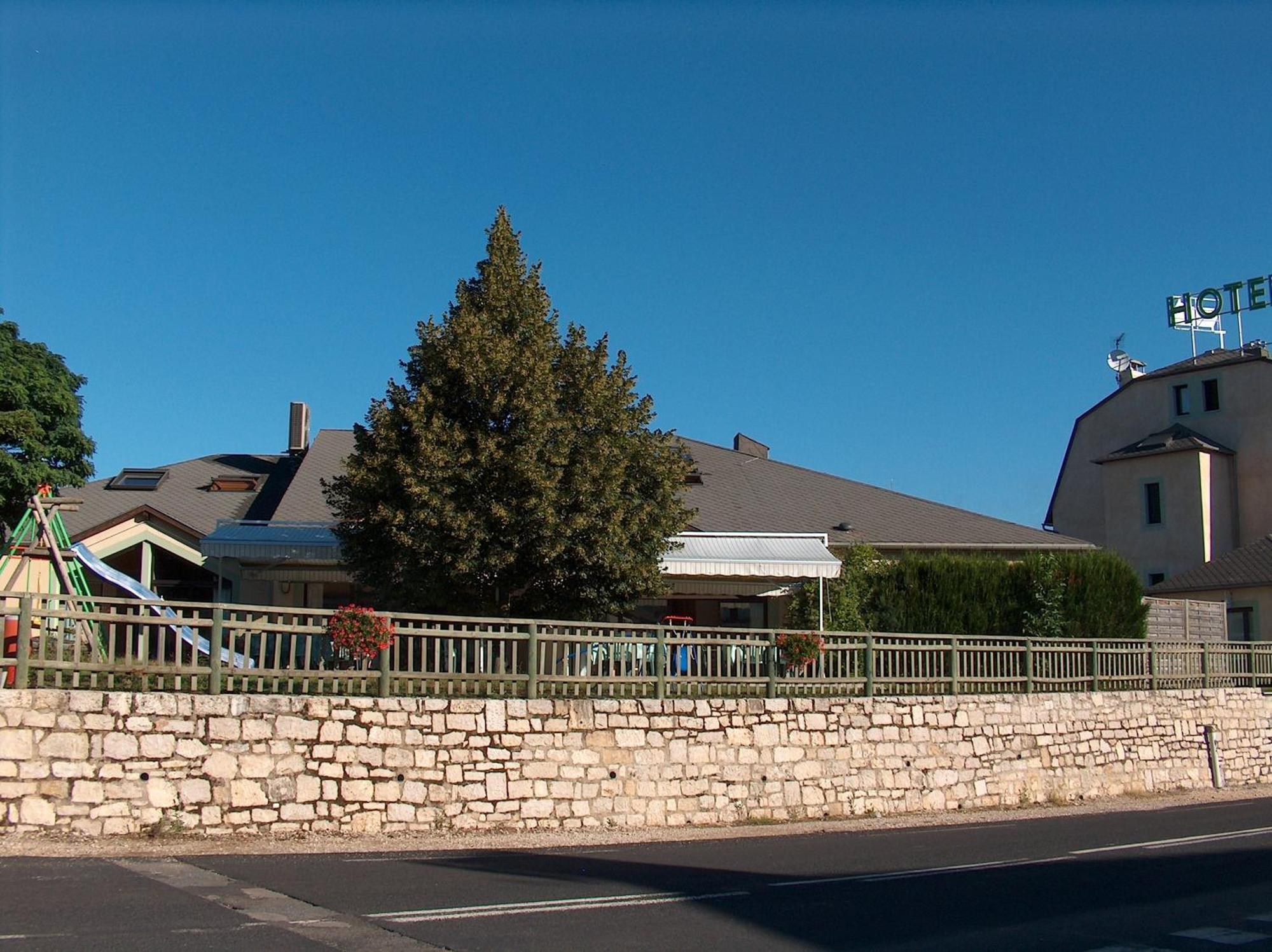 Hotel-Restaurant Le Calice Du Gevaudan - A75 3* Banassac