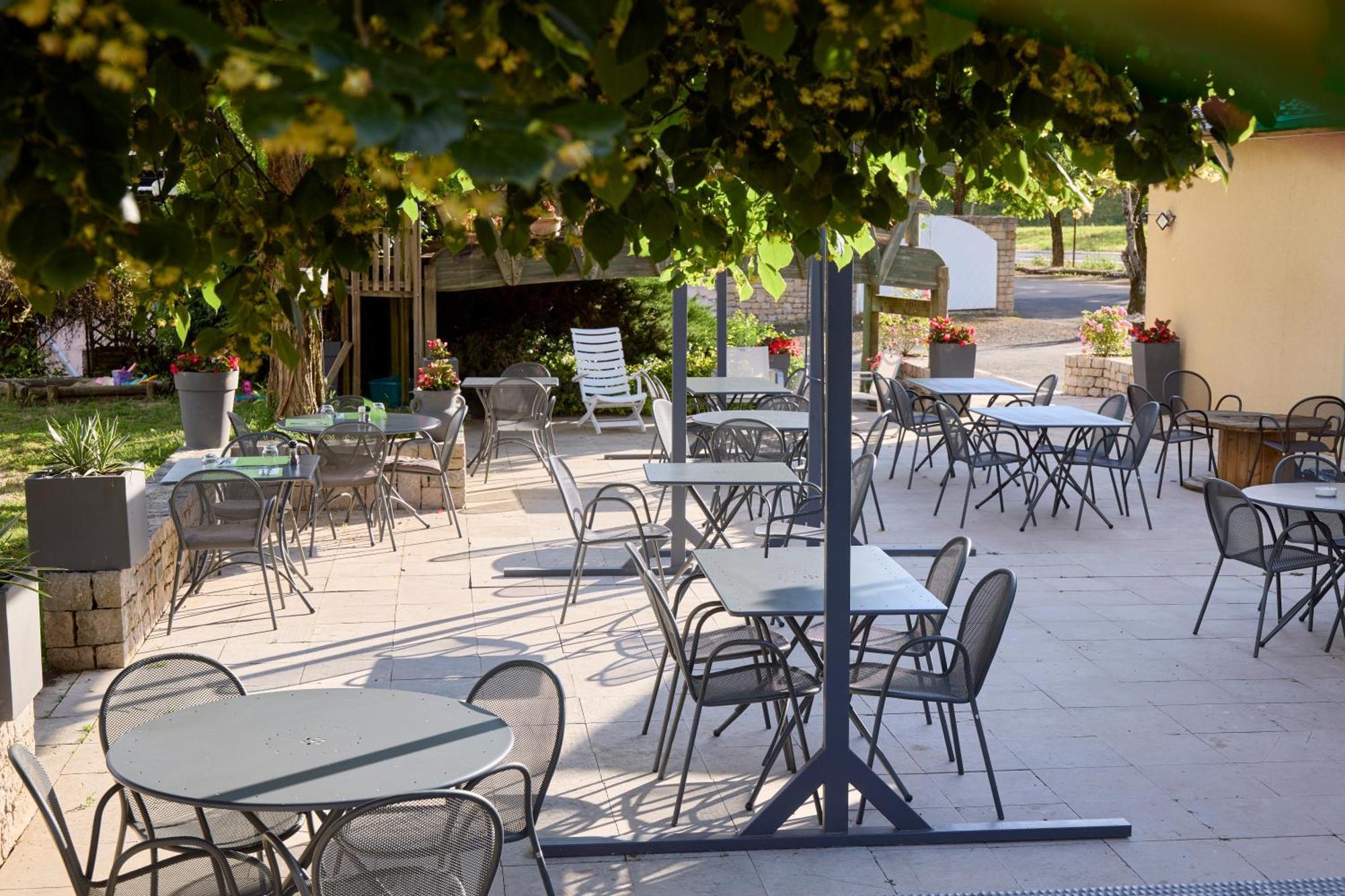 Hotel-Restaurant Le Calice Du Gevaudan - A75