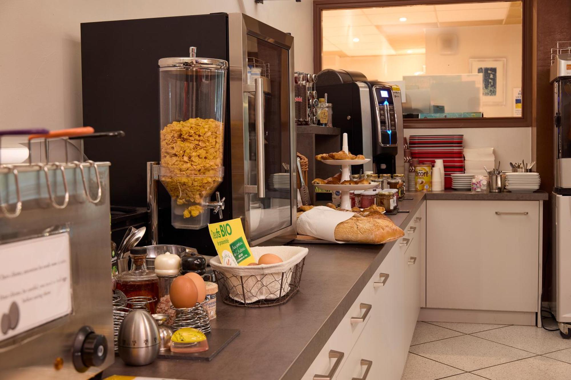 Hotel-Restaurant Le Calice Du Gevaudan - A75 Hotel 3*
