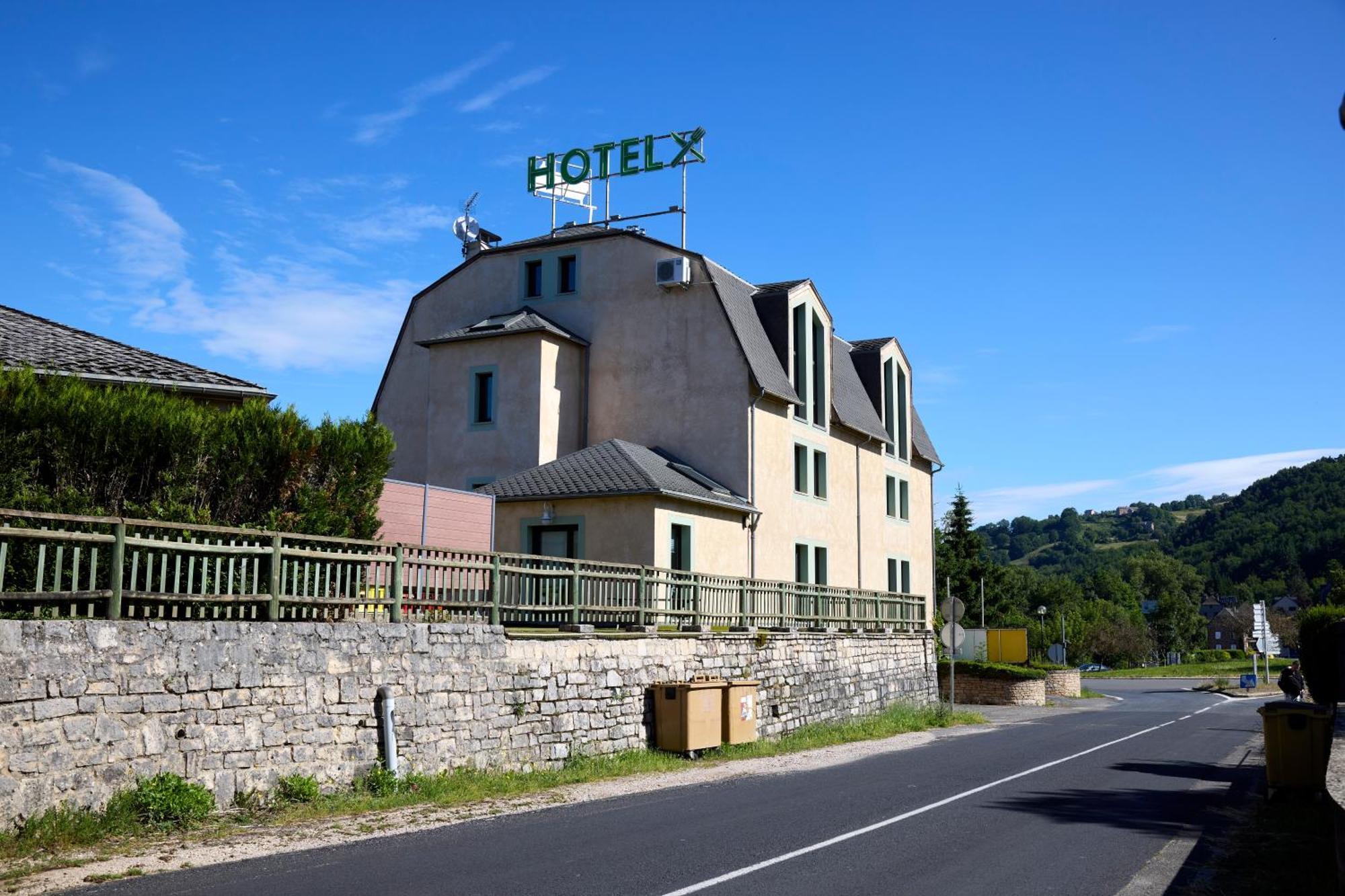 Hotel-Restaurant Le Calice Du Gevaudan - A75